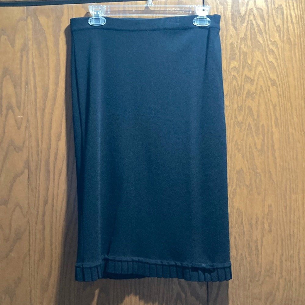 Grace Dane Lewis Black knit skirt. size M